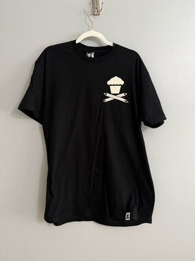 Men’s Johnny Cupcakes Black T-Shirt with White Cupcake & Pencil Logo - XL NWT